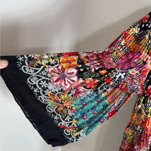 Melissa Paige Floral Multicolor Women's Top Bell Sleeves - Picture 4 of 11